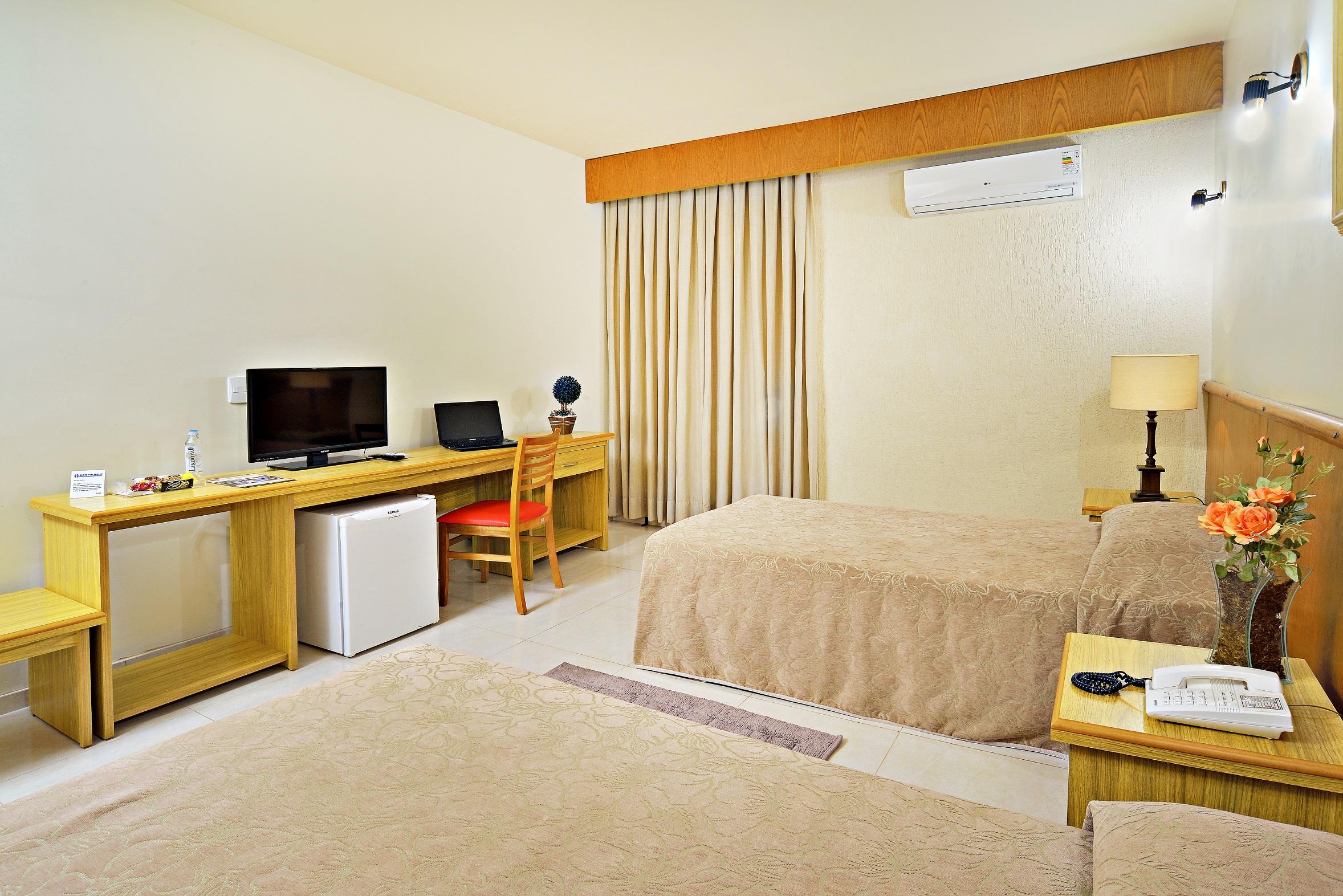 Hotel Dan Inn Araraquara By Nacional Inn Exterior photo